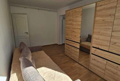 Garsonieră semidecomandată în Micro 14 - 2