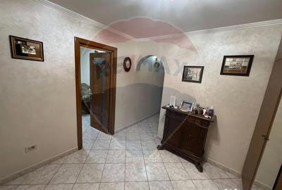 Apartament cu 3 camere decomandat în Central - 4
