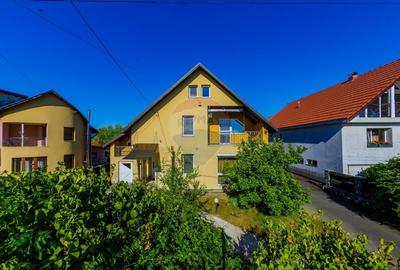 Casa cu 7 camere de vanzare la drumul principal cu 2 intrari - 2