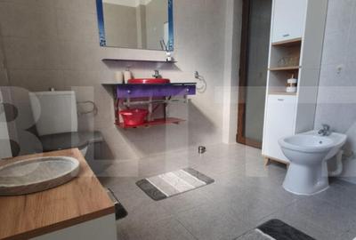 Apartament cu 2 camere semidecomandat în Calea București