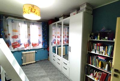 Apartament cu 3 camere decomandat, mobilat în Gemenii - 3