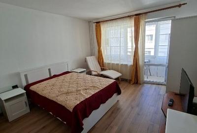 Garsoniera vis a vis de Athenee Palace nou renovata si mobilata - 1