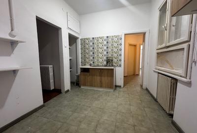 Apartament cu 3 camere semidecomandat în Magheru - 2
