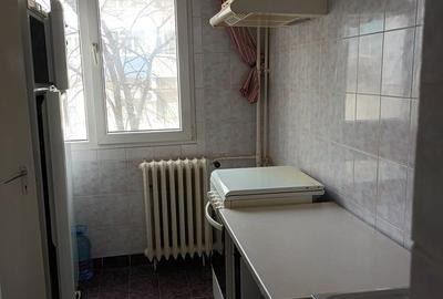 Apartament cu 3 camere semidecomandat în Rahova - 1