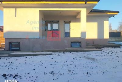 Casă cu 4 camere cu Teren 500 Mp în Dumești - 5