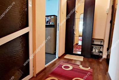 Apartament cu 3 camere semidecomandat în Micro 19 - 9