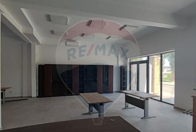 Spațiu comercial, de 93 mp, în Central