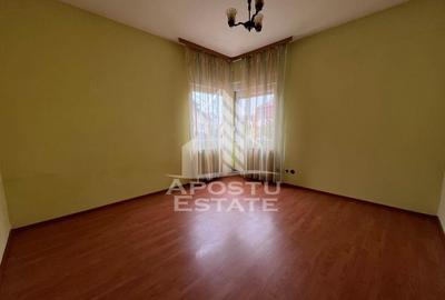 Casa individuala cu 7 camere,  P+M, zona Girocului - 6