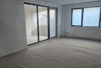 Apartament cu 3 camere în Calea București