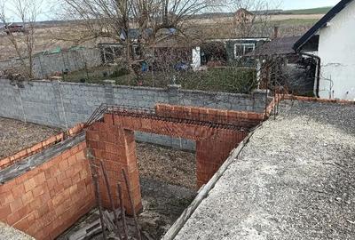 Casă cu Teren 737 Mp în Pișchia - 3