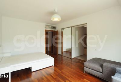 Casă cu 7 camere cu Teren 200 Mp în Central - 10
