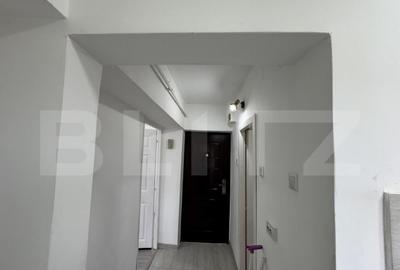 Garsoniera 30 mp, zona 9 Mai - 2