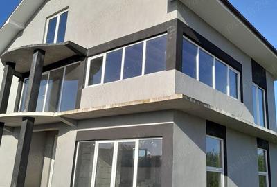 Vand proprietate curte cu 2 imobile - 2