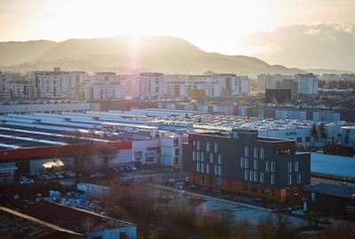 Inchiriere spatiu showroom in cladire de birouri clasa A, zona Coresi - 9