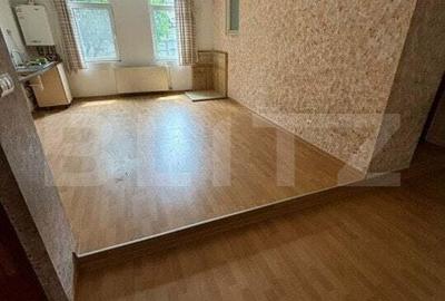 Casă cu 10 camere cu Teren 80 Mp în Central - 14