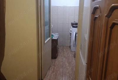 Garsonieră decomandată în Traian - 5