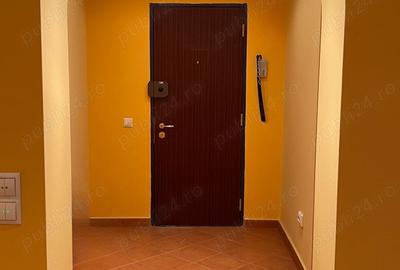 Apartament cu 3 camere semidecomandat în Central - 1