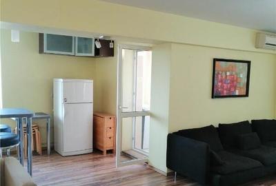 Apartament cu 3 camere semidecomandat, mobilat în Nerva Traian