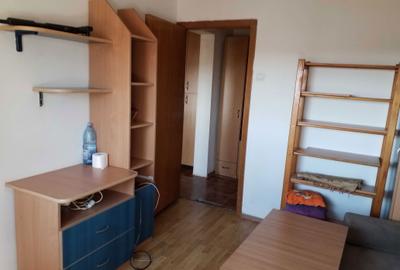 Apartament cu 3 camere decomandat în Berceni - 2