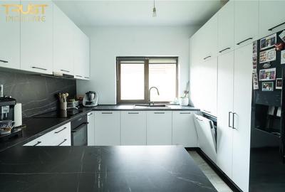 Casă cu 5 camere cu Teren 378 Mp în Dezmir - 11