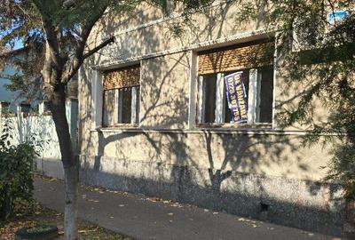 Casă cu 6 camere cu Teren 242 Mp în Ultracentral