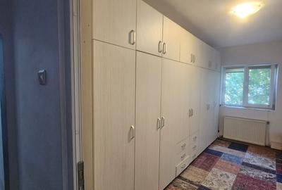 Apartament cu 4 camere decomandat în Milcov - 2