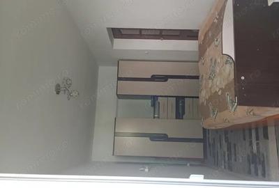 Vand apartament 3camere, decomandat, parter inalt,zona decebal - 9