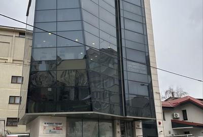 Birou, de 125 mp, în Central