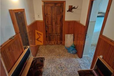 Apartament cu 3 camere semidecomandat în Micro 5 - 6