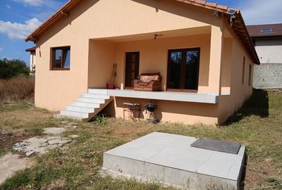 Casă cu 4 camere în Frumușani - 4
