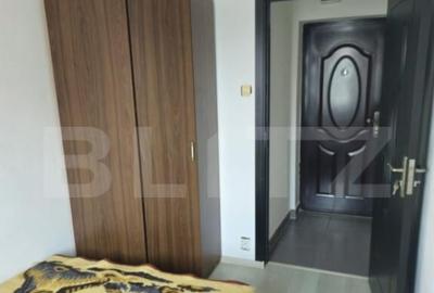 Apartament de vanzare, cu 2 camere, 33 mp, zona Piata 1 Mai - 5