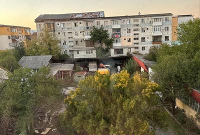 Inchiriez teren 1015 mp, strada 9 Mai, Targu Jiu - 1