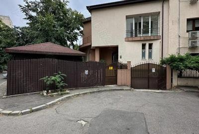Proprietar inchiriez ,vila singur curte,Mall Vitan S+P+Et1