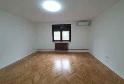 Apartament cu 3 camere decomandat în Circumvalațiunii