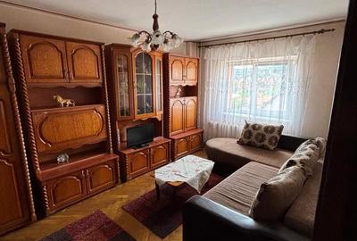 Apartament 3 camere  decomandat , zona  Cetate - 1