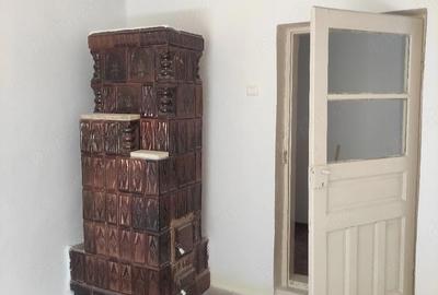 Casă cu 4 camere cu Teren 3656 Mp în Plătărești - 2