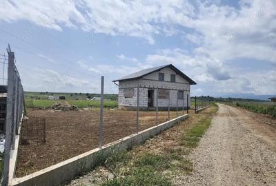 Casă cu Teren 420 Mp în Mihai Viteazu - 1