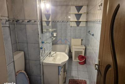 Apartament cu 2 camere decomandat, mobilat în Cetate