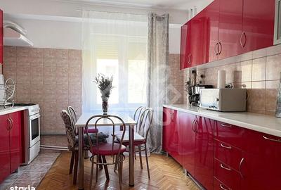 Apartament cu 3 camere decomandat în Rogerius - 12