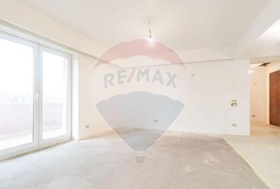 Apartament cu 3 camere de vanzare in zona Damaroaia - Pet... Apartament cu 3 camere de vanzare in zona Damaroaia - Pet... - 2