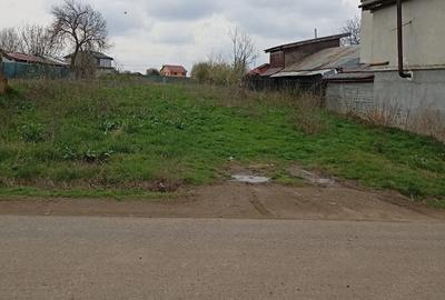 Teren de 1270 mp, în Surlari - 1