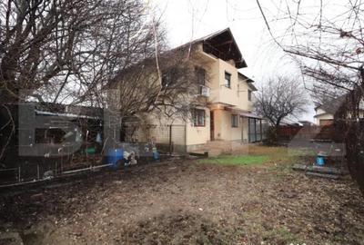 Casă cu 3 camere cu Teren 1783 Mp în Central - 11