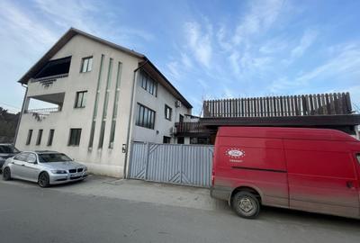 Casa S+P+E+M | 605 mp utili | 10 camere | 3 bucatarii | 4 bai | 3 terase | Garaj - 2