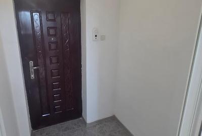Garsonieră semidecomandată în CET - 6