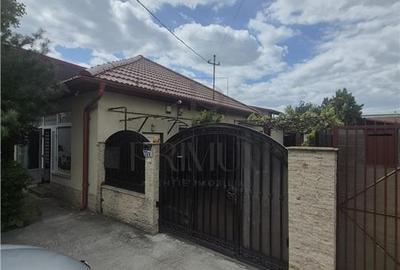 Casă individuală cu 4 camere cu Canalizare în Aeroport - 1