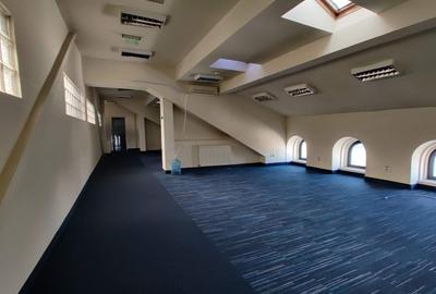 Birou, de 200 mp, în P-ța Unirii - 11