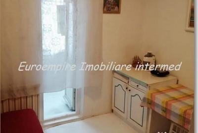 Apartament cu 2 camere decomandat în Far