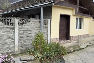 Casă cu 5 camere în Central - 2