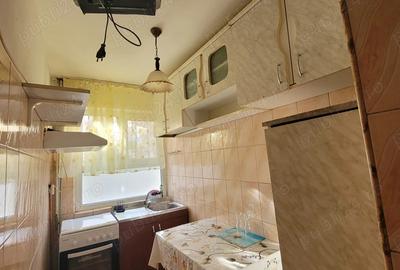 Apartament 3 camere de inchiriat,vizavi de gradini?a nr.2 Ostroveni - 8