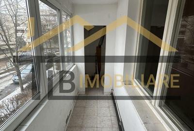 Apartament cu 3 camere semidecomandat în Central - 8